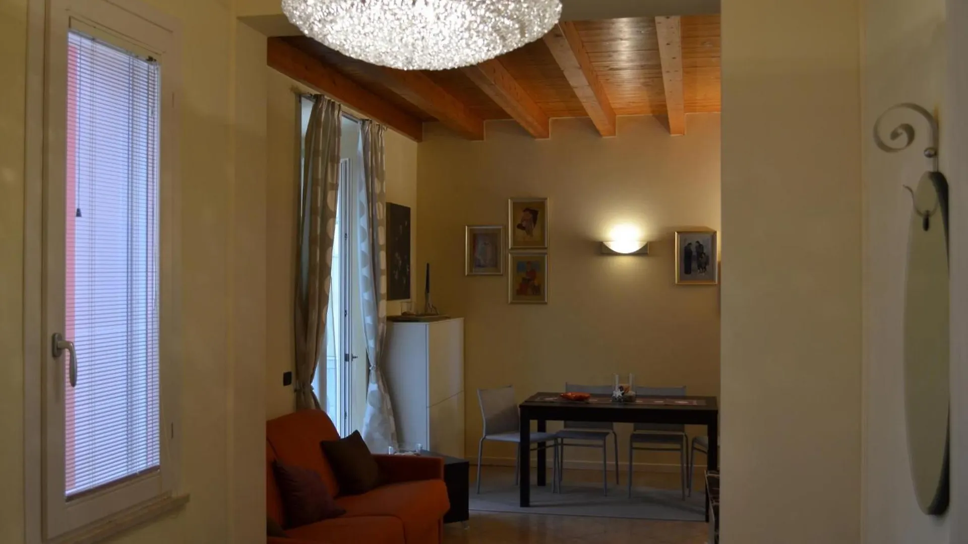 Stilvolle Wohnung In Toscolano Maderno
